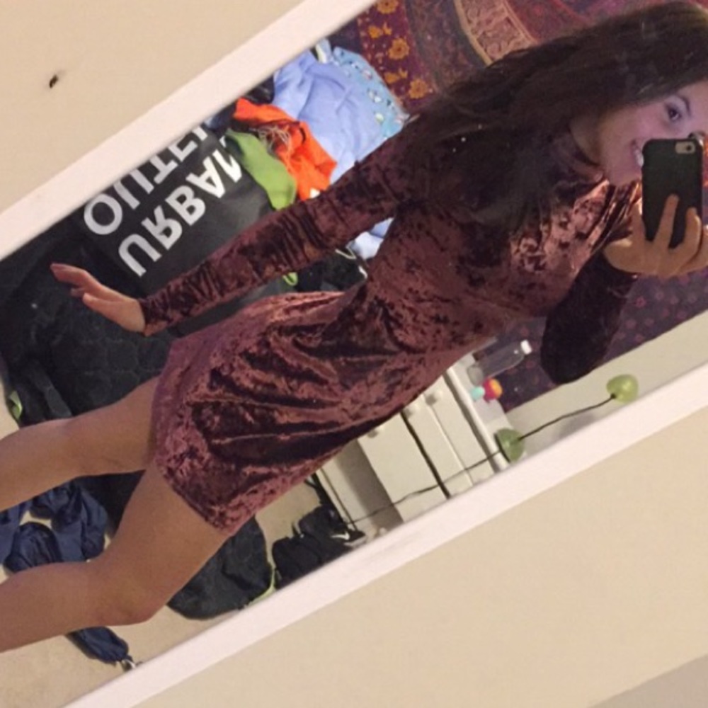 Mock-neck velvet minidress (kimchi blue)